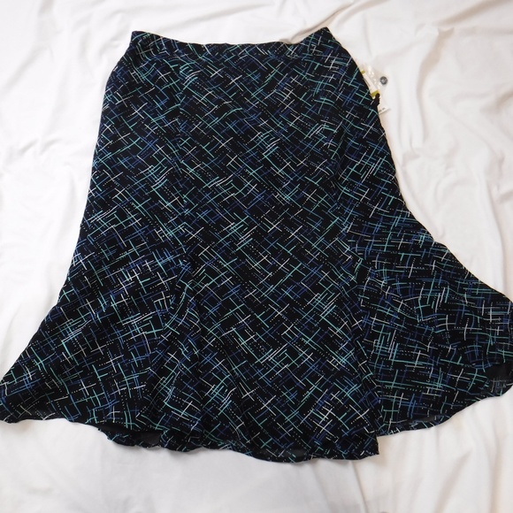 JM Collection Dresses & Skirts - JM Collection Skirt Size 14 Flare Lined NWT